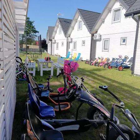 Perlowe بيت للعطل دومبكي