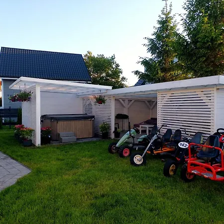 Perlowe بيت للعطل دومبكي